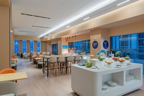 Breakfast served - Holiday Inn Express Changsha Yuhua by IHG (Changsha)