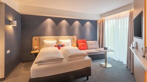 Standard Room, 1 Queen Bed with Sofa bed | Desk, free WiFi, bed sheets - Holiday Inn Express Heilbronn by IHG (Heilbronn)
