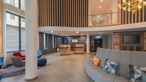 Reception - Holiday Inn Express Heilbronn by IHG (Heilbronn)