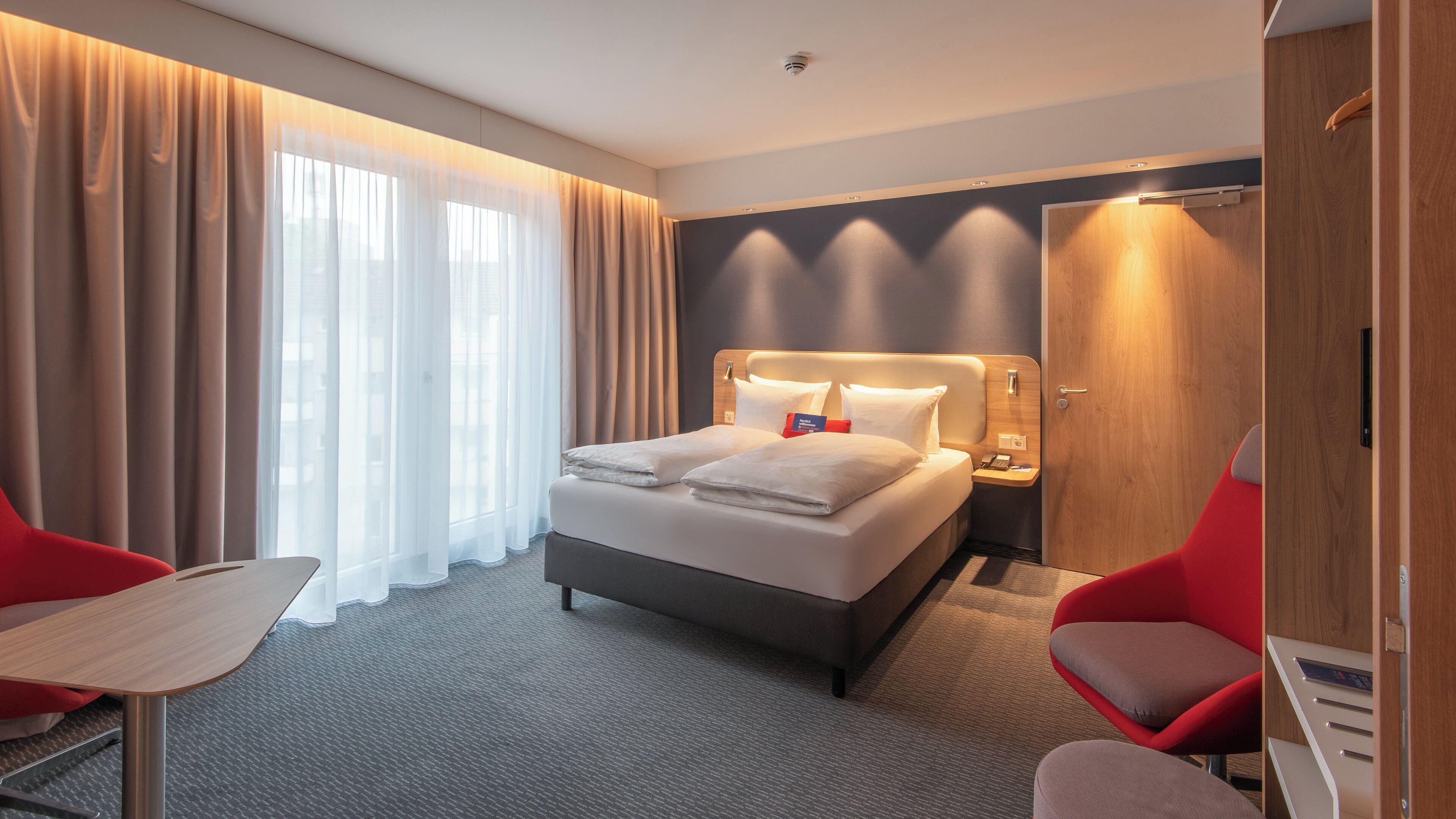 Standardzimmer, 1 Queen-Bett, barrierefrei | Schreibtisch, kostenloses WLAN, Bettwäsche