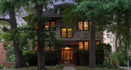 Footsteps to Lake Harriet! 1 Block to Restaurants!