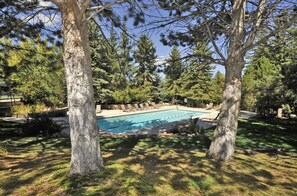 Piscine extérieure, piscine chauffée