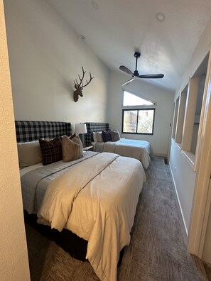 3 bedrooms, in-room safe, iron/ironing board, free WiFi