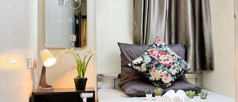 Chambre Double Standard | Bureau, fer et planche à repasser, Wi-Fi gratuit, draps fournis