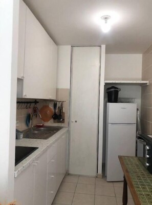 Micro-ondes, four, grille-pain