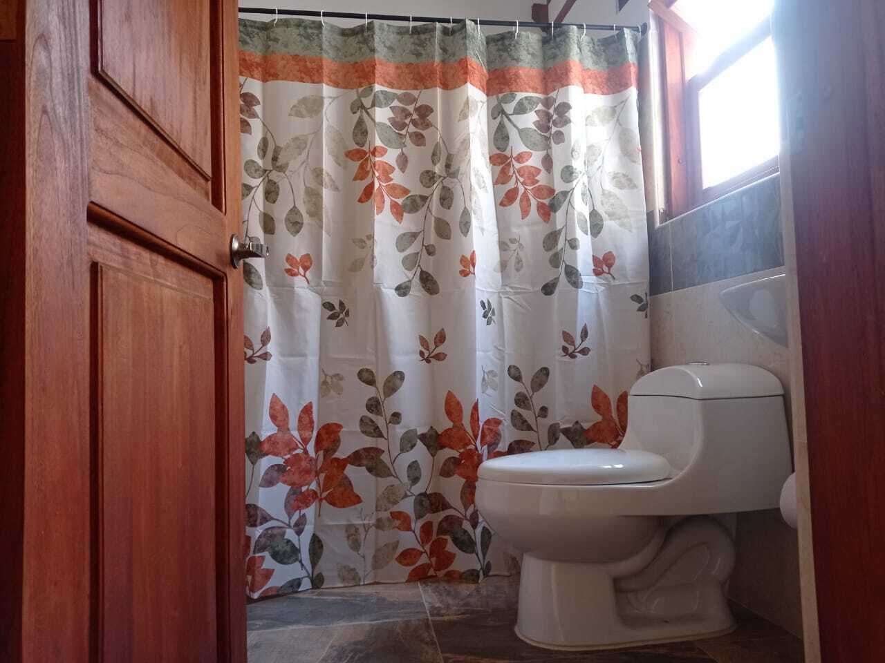 Basic Double Room | Bathroom