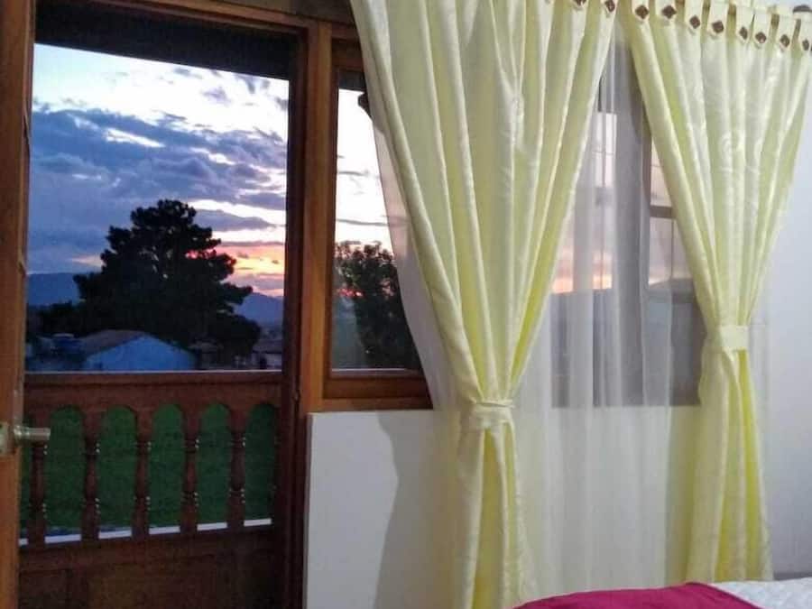 Quarto casal standard | Roupas de cama premium, Wi-Fi de cortesia, roupa de cama