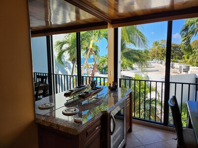Key Largo hidden gem!! Rare Moon Bay condo with 2.5 baths!!