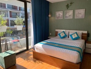 9 habitaciones, escritorio, tabla de planchar con plancha y wifi 