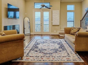 Living area - 3 story downtown Houston getaway  (Houston)