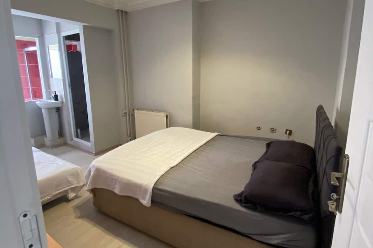 Habitación clásica | 1 habitación y escritorio