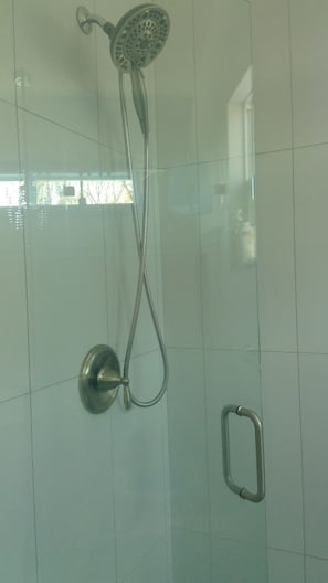 Hårtørrer, håndklæder, Sæbe, Shampoo