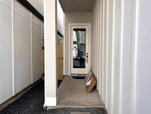 Exterior detail - Chic Houston Hideaway: Your Urban Retreat (Houston)