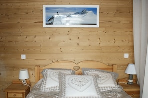 4 chambres, fer et planche à repasser, lit parapluie, Wi-Fi gratuit