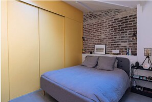 1 bedroom, iron/ironing board, Internet, bed sheets