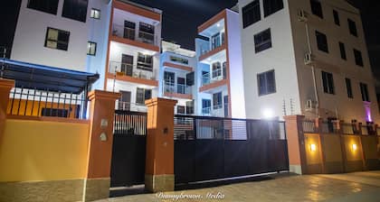 1 Bed Apartment - Rooftop Terrace, Parking, Wifi