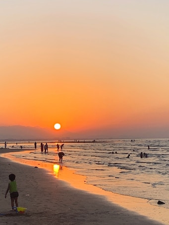 Beach nearby. Arabian Night Nook - Red Jewel