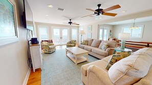 Smart TV, videojuegos, reproductor de DVD, futbolito