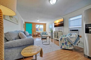 House (2 Bedrooms) | Interior - Rock the Boat by Avantstay 5 Blocks to Beach (Port Aransas)