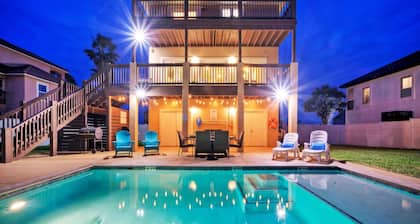 Boots & Beaches Avantstay Golf Cart Access, Brd Walk