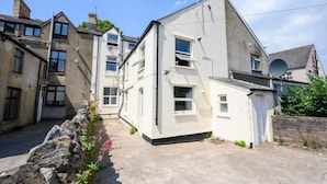 Apartment, 1 Queen Bed | Exterior - Beautiful 1-bed Apartment in Cardiff (Cardiff)