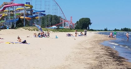 Perfect Getaway-downtown Sandusky & close to Cedar Point!