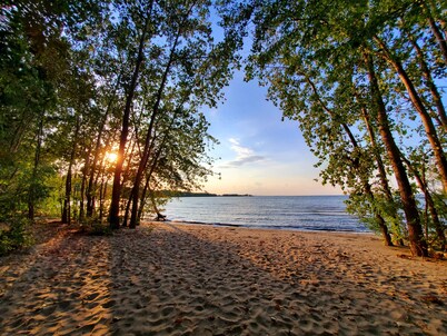 Harborview on the water - sleeps 20!