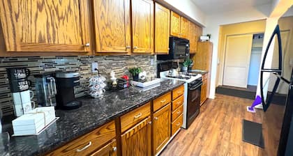 Harborview on the water - sleeps 20!