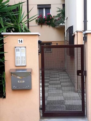 Entrée de l’hébergement