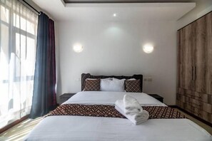 2 chambres, fer et planche à repasser, Wi-Fi, draps fournis