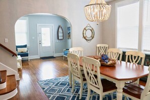 Dining - Sol Mate: Sunset Cape Charles Shore Retreat (Cape Charles)