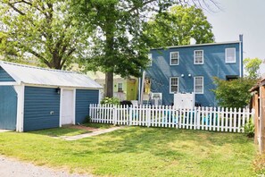 Exterior - Sol Mate: Sunset Cape Charles Shore Retreat (Cape Charles)