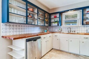 Fridge, microwave, oven, stovetop - Features Foosball and Piano in Downtown (Lafayette)