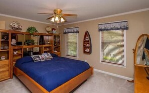 1 bedroom, desk, WiFi, bed sheets