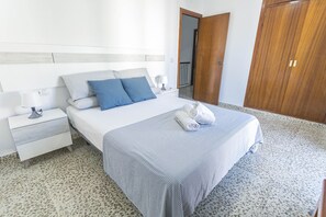 3 sovrum, strykjärn/strykbräda, gratis wi-fi och sängkläder