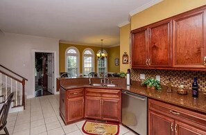 Private kitchen - Beautiful Tranquil Home In Rhode Hill Apt #4 (Martinez)