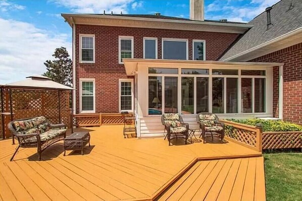 Terrace/patio - Beautiful Tranquil Home In Rhode Hill Apt #4 (Martinez)