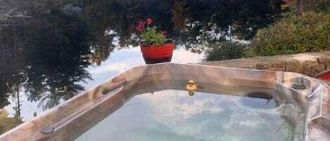 Bain à remous extérieur