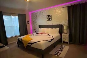 4 habitaciones, tabla de planchar con plancha, cuna de viaje y wifi 