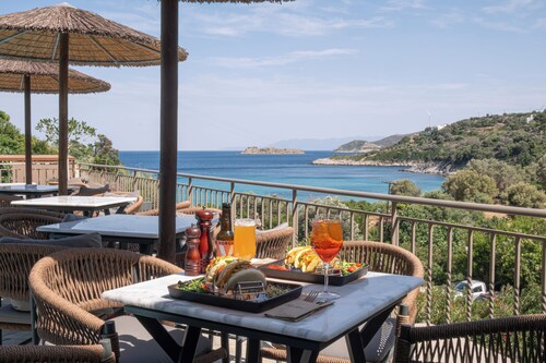 Paramithenio Village Beach Resort & Spa