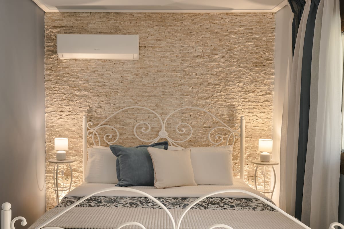 Standard Double Room | 1 bedroom, individually decorated, individually furnished, desk