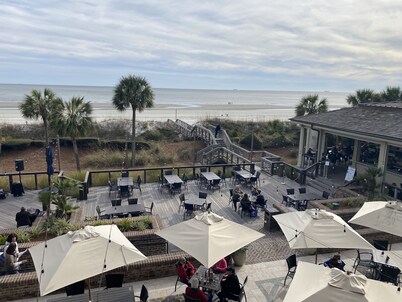 Spacious Coastal Villa w/ Bright Sunroom • Walk to Beach • Sleeps 7