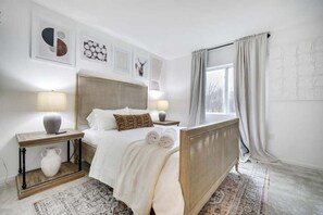 3 habitaciones, escritorio, cuna de viaje y wifi