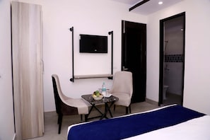 Deluxe Double Room - Lyf Corporate Suites - Noida Sector 19 (Noida)
