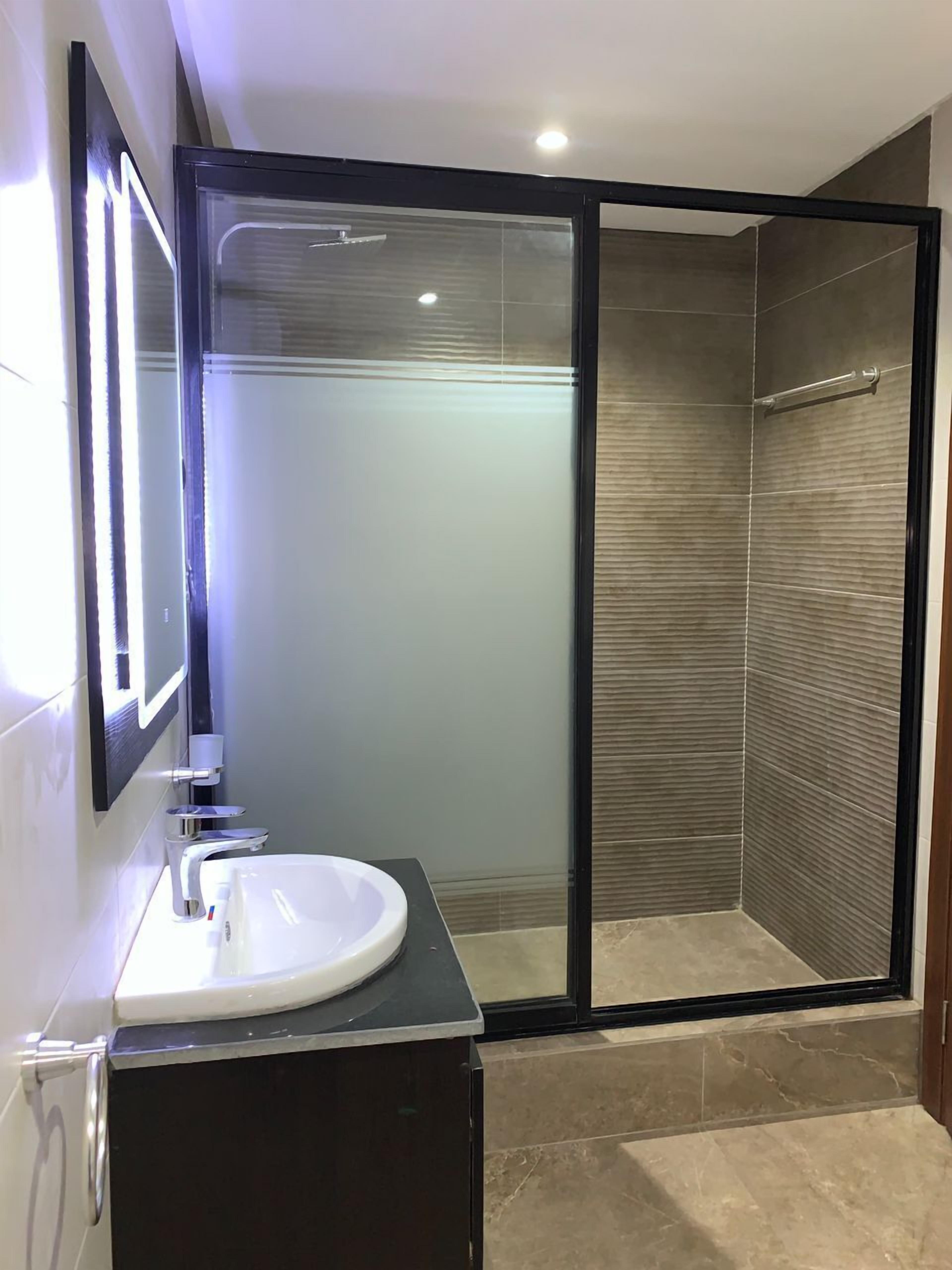 Executive-Zimmer | Badezimmer | Dusche, Regendusche