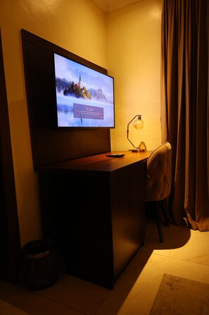 In-room safe, blackout drapes, iron/ironing board, free WiFi - Hakoy Boutique Hotel (Osogbo)