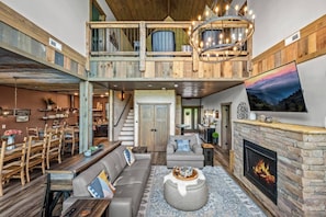 Smart TV, chimenea, tenis de mesa y libros