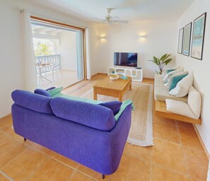 Smart TV - Anse Marcel "blue Booby" 2BD (Anse Marcel)