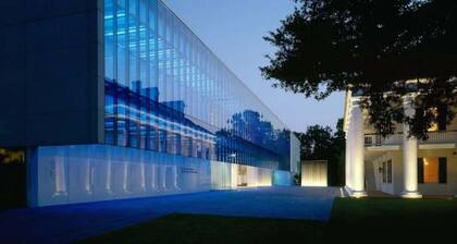 Cute Cottage near University and Downtown with Parking & Laundry