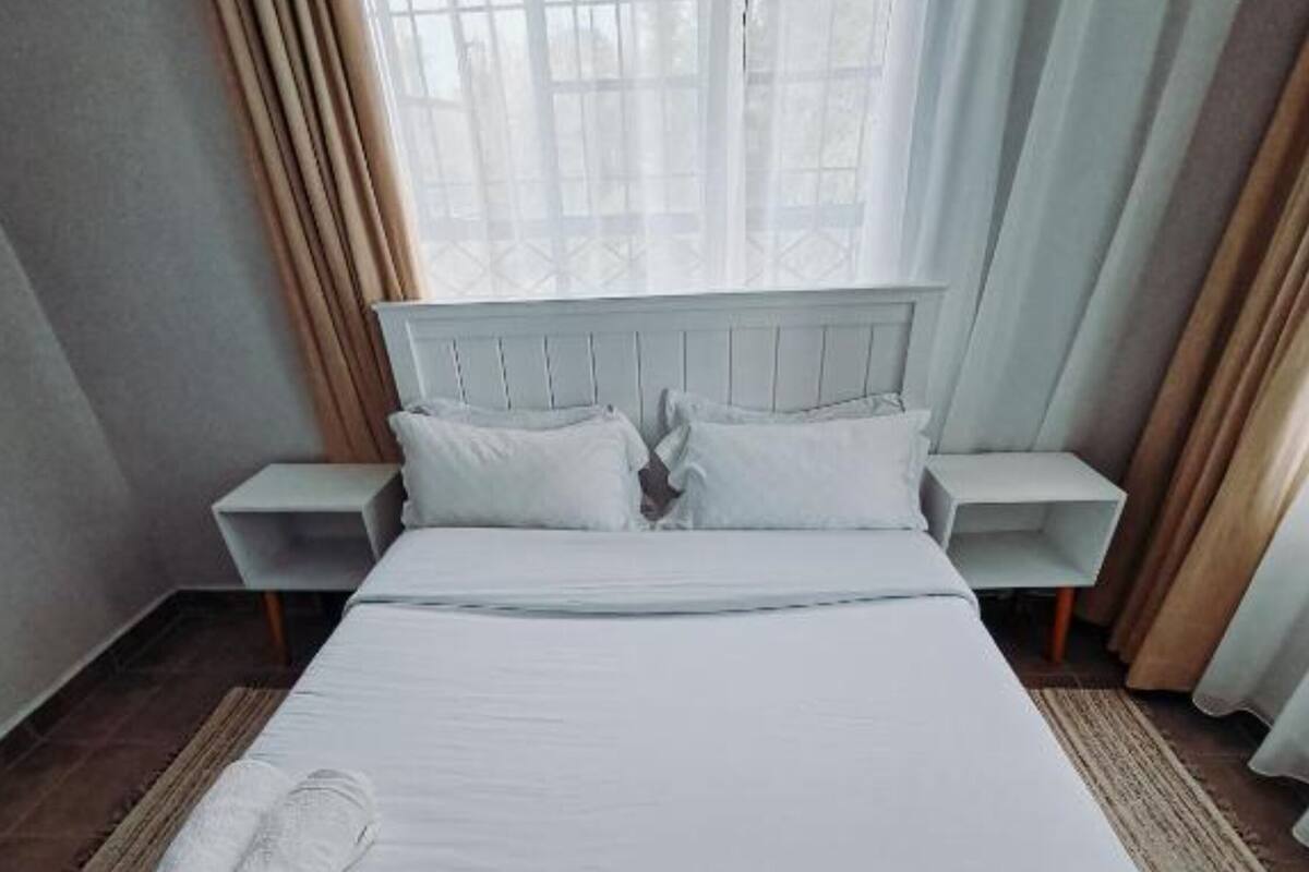 Blackout curtains, free WiFi, bed sheets